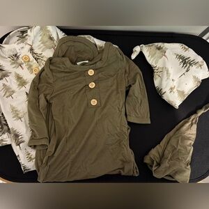 Baby announcement gown 2 pack w/ hat